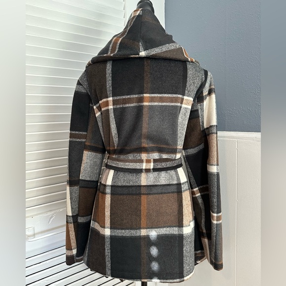 Chicwish wool blend wrap coat - Picture 3 of 9